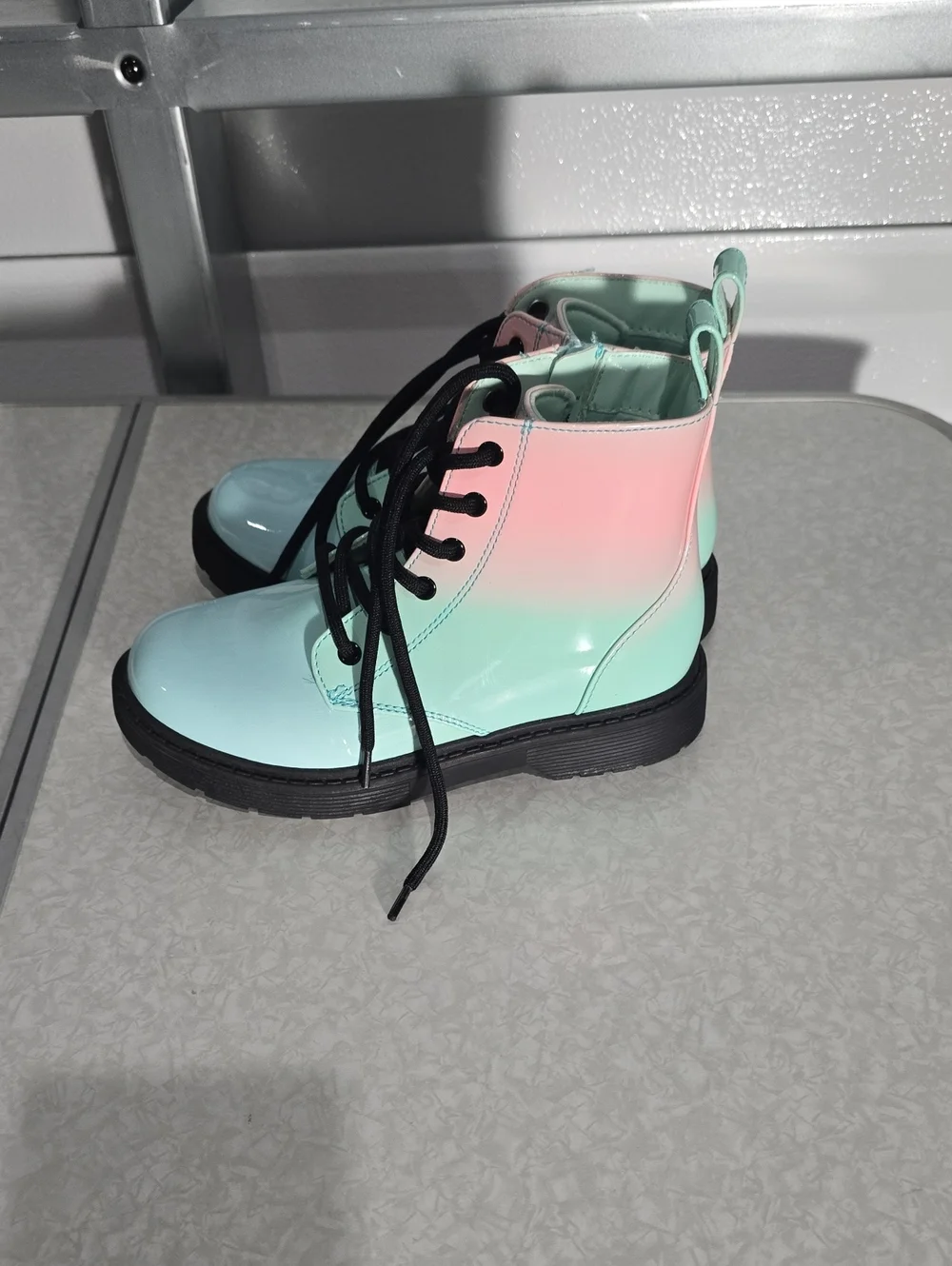 art class Mint-to-Pink Ombre Lace-Up Kids Boots Size 2 NWOT